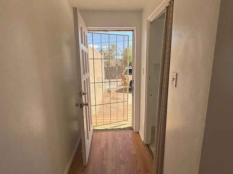 2120 Coal Ave SE — Photo 5