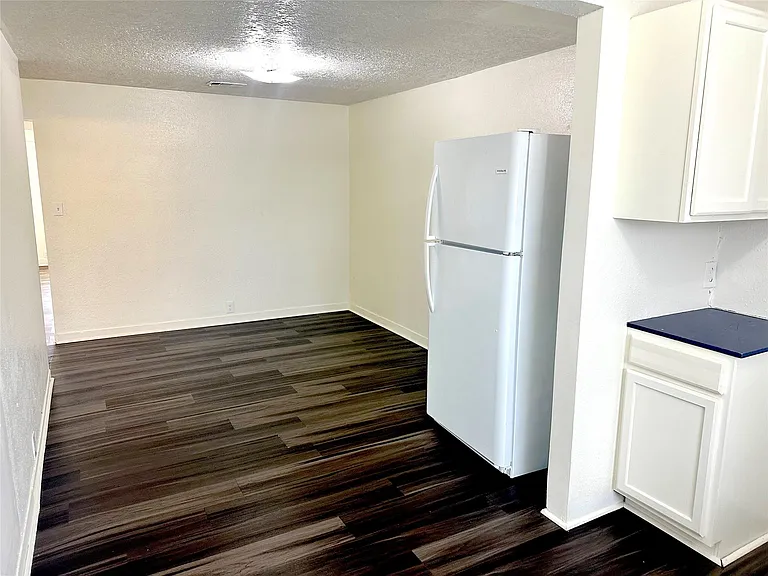 1005 Avenue E 1/2 — Photo 15