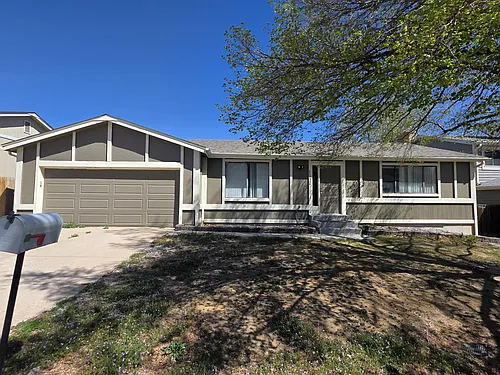 2729 S Pagosa St Photo 1