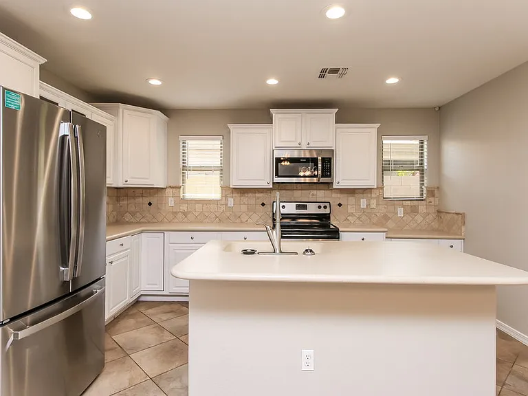 32830 N Sandstone Dr — Photo 9