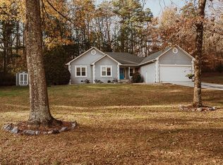 739 Sherwood Forest Rd, Rocky Face, GA 30740