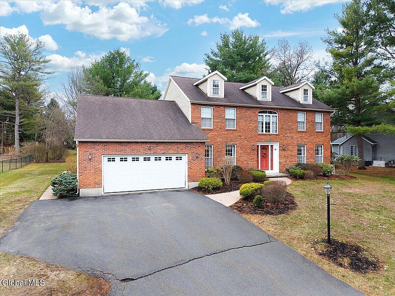 2nd image of 1058 Valerie Drive