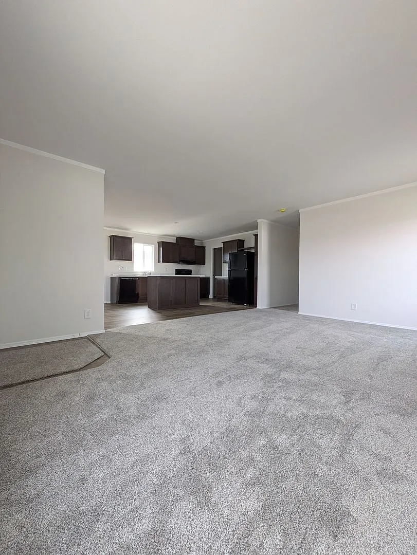 Charming 3 Bedroom 2 Bathroom Home for Rent or Purchase — Photo 4