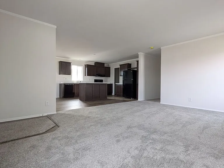 2681 E Edison Ave #10 — Photo 4