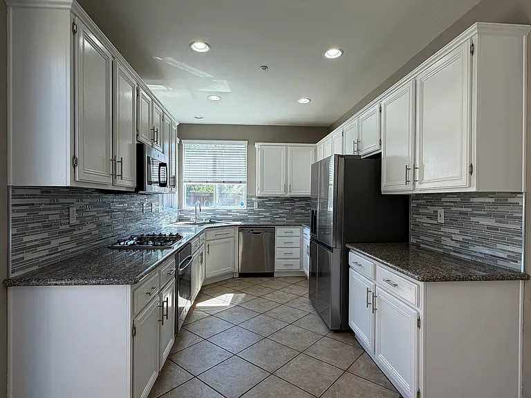 4725 Driftwood Way — Photo 12