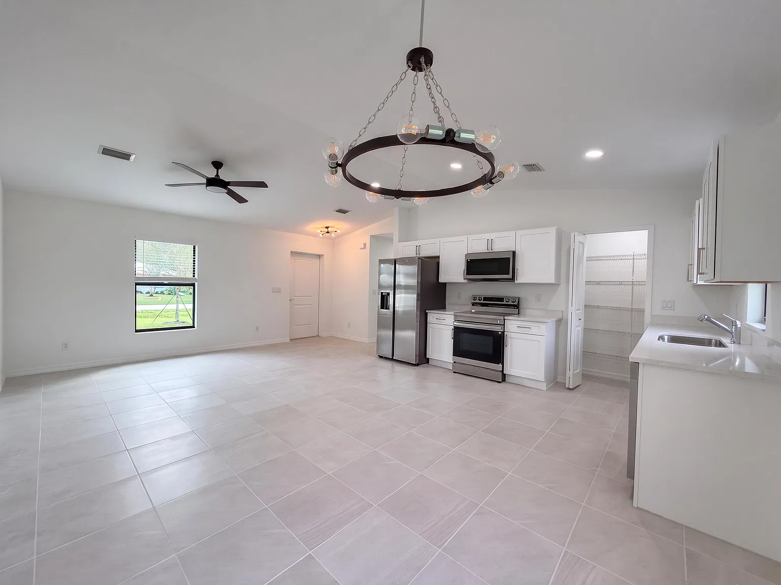 3 bed, 2.0 bath, 1175 sqft, $2,500 — Photo 3