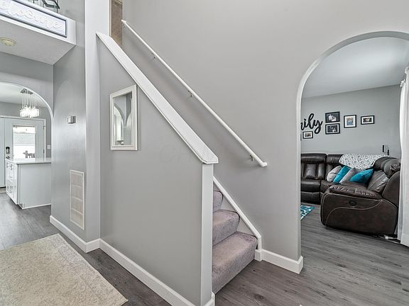 3rd image of 123 Georges Creek Dr