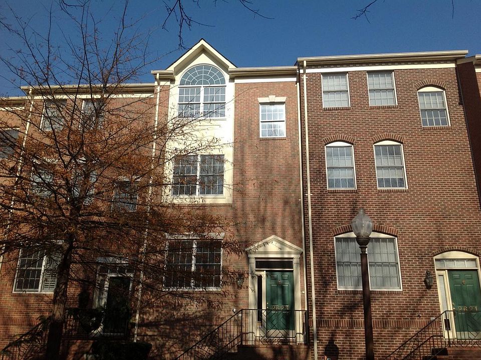 1st image of 2623 Fairfax Dr