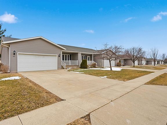 2nd image of 601 Spruce Dr Unit 28
