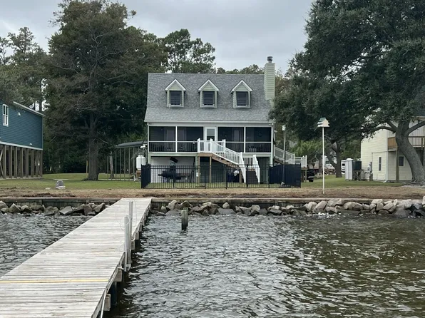 157 S River Drive, Beaufort, NC 28516