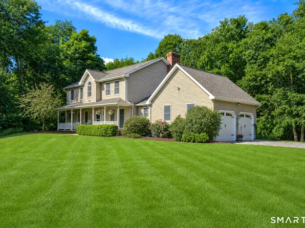 8 Bristle Lane, Newtown, CT 06482