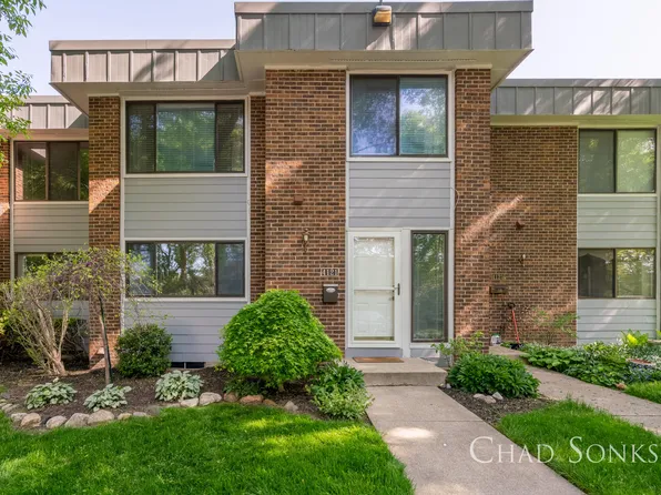 4121 S Norway St SE, Kentwood, MI 49546