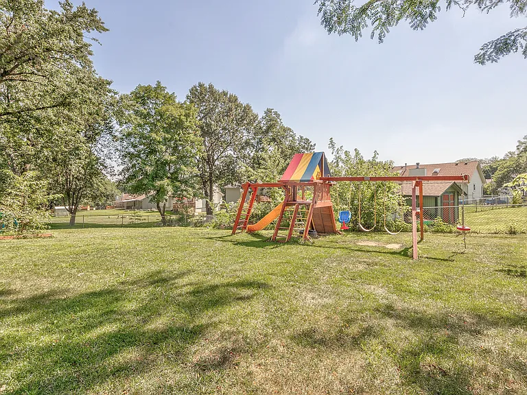 8601 N Pomona Ave — Photo 29