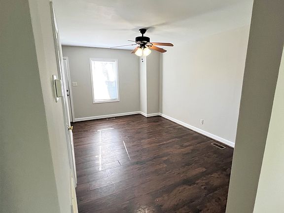 5th image of 10 B Averill St