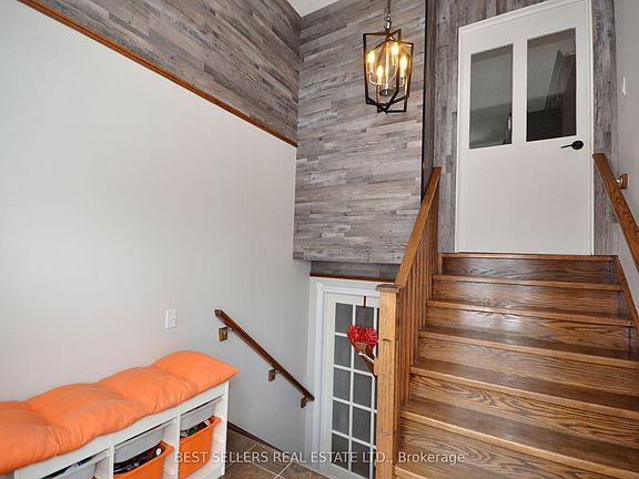 5th image of 160 Elora St W