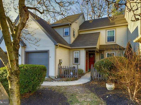 24 Woodlake Dr, Marlton, NJ 08053