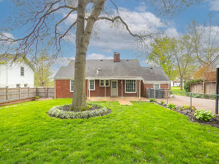 611 Shady Ln — Photo 37