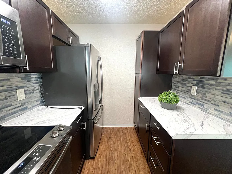 2018 W Rundberg Ln #8B — Photo 8