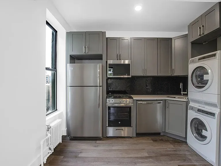 195 Franklin St #2R — Photo 1