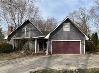 925 N Greenbriar Rd, Muncie, IN 47304