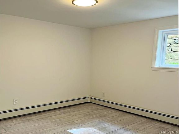 5th image of 58 Anderson Rd Unit 1