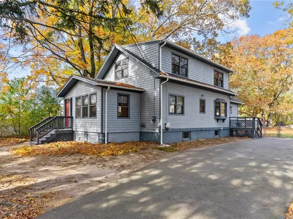 565 Sandy Ln, Warwick, RI 02889