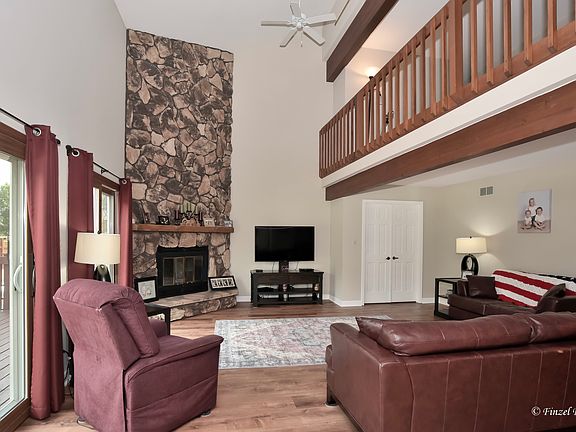 2nd image of 37W390 Linda Ln
