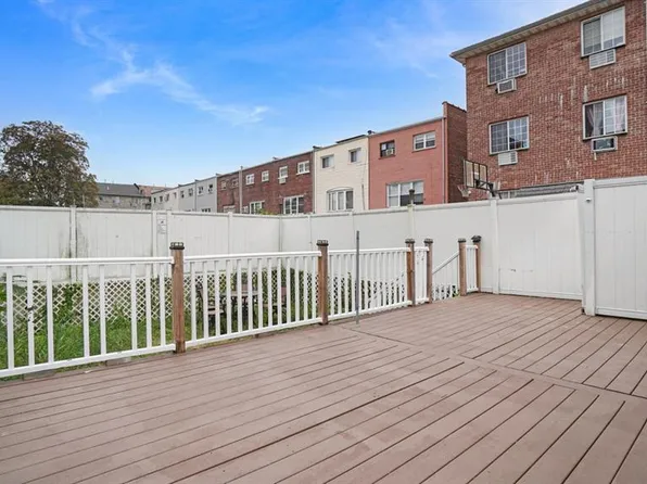 2738 Miles Avenue image 22 of 27