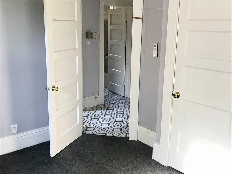 339 W Columbia St — Photo 5
