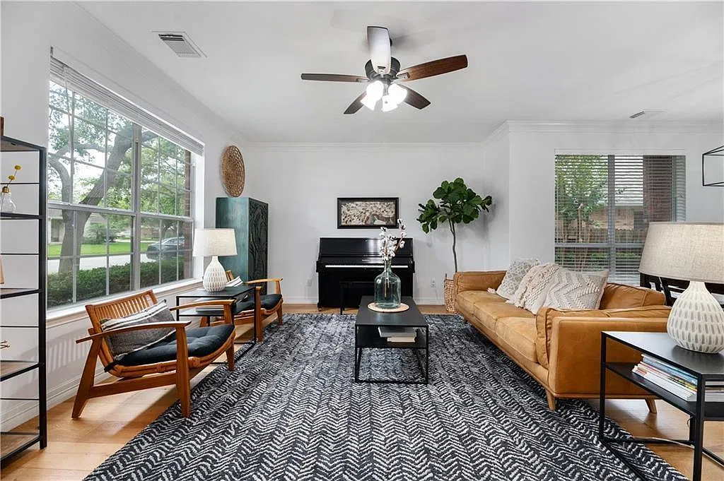 5 bed, 2.5 bath, 3028 sqft, $3,000 — Photo 4