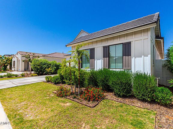 3rd image of 3914 W SERPENTINE Drive