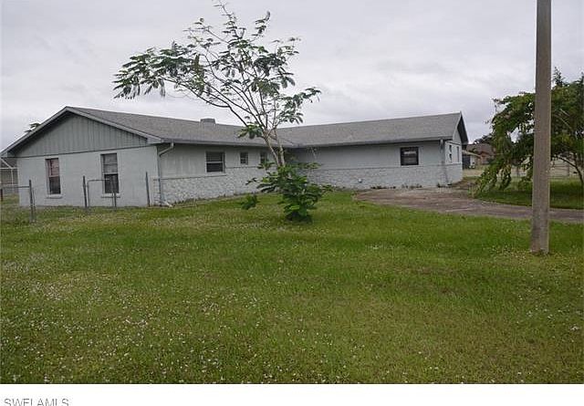 1st image of 27 Crestwood Cir S