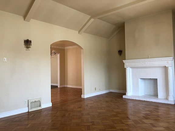3rd image of 192 Nueva Ave