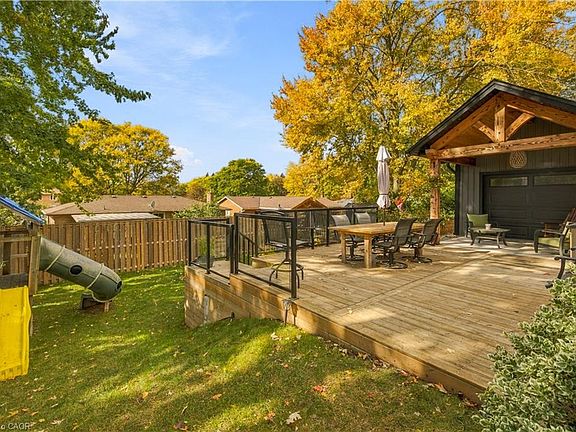 5th image of 58 Walnut Dr