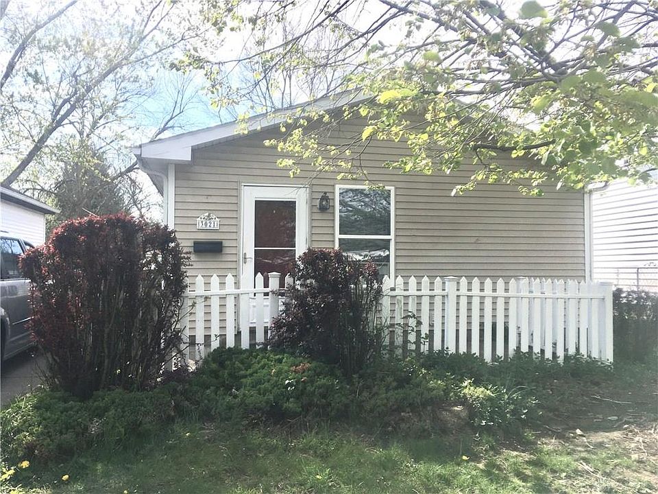 1st image of 3021 Dwight Ave