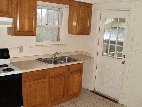 4th image of 732 Johnson Ave APT B