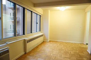 Rented by Manhattan Apartment Organization
