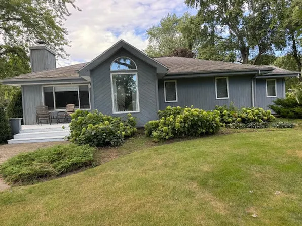 24855 N Holly Dr, Cary, IL 60013