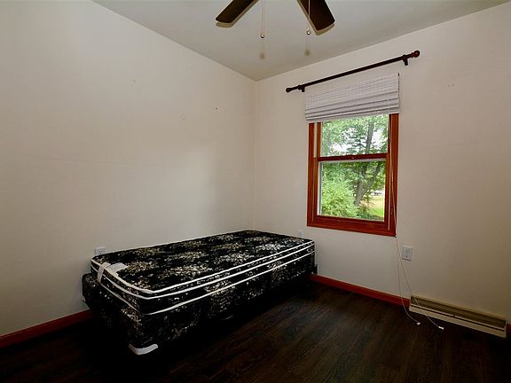 3rd image of 456 W Taylor Dr