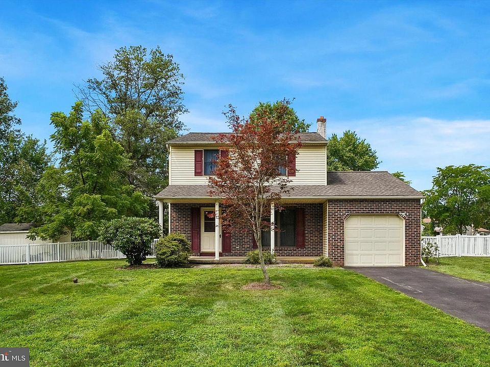 1st image of 2843 Valley Woods Rd