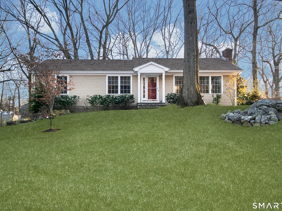 16 Lawn St