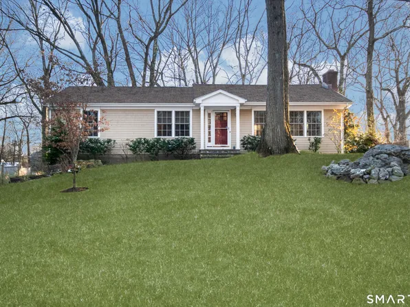 16 Lawn St, Norwalk, CT 06853