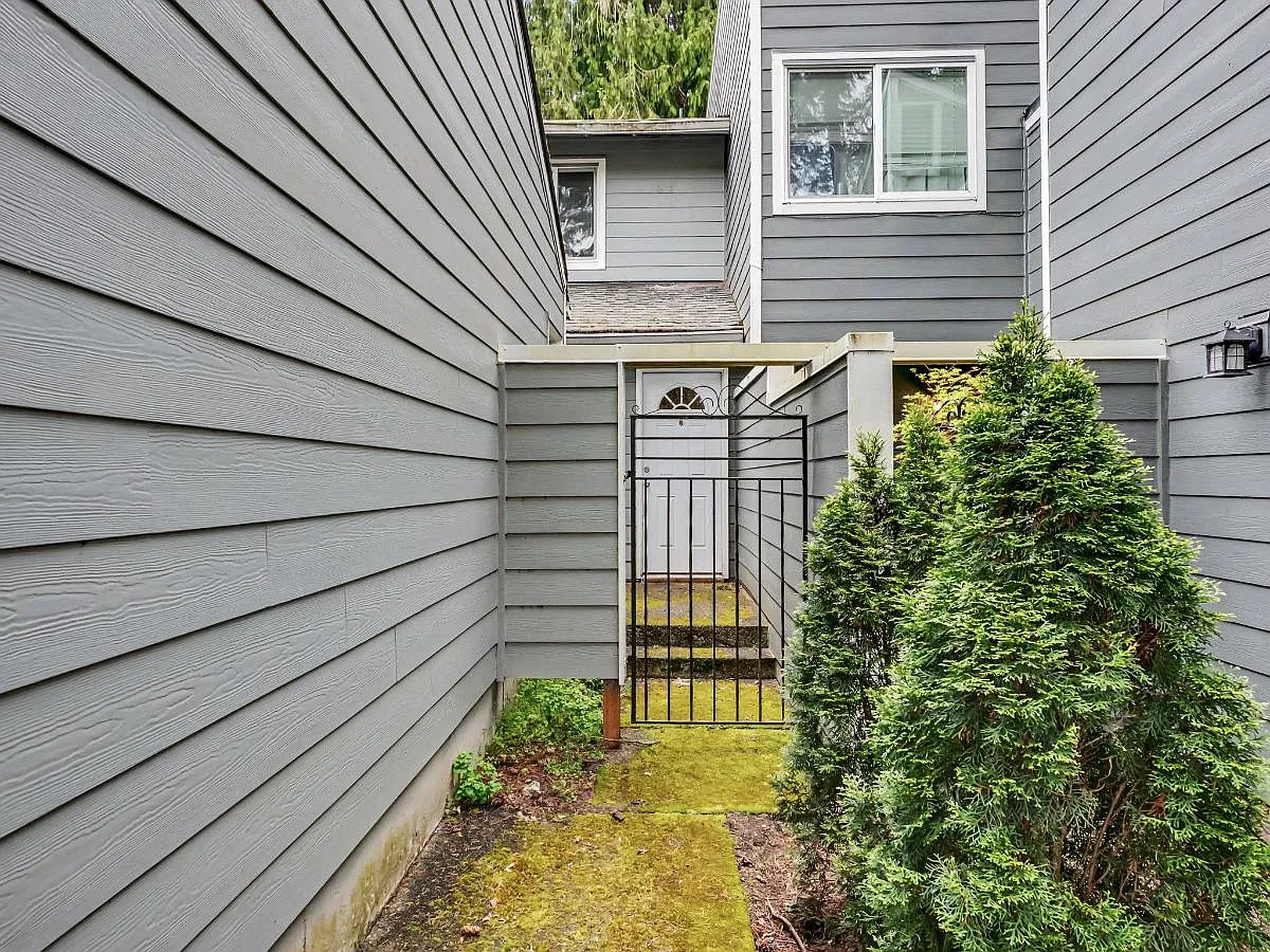 Building Photo - 1500 Lake Park Dr SW #29