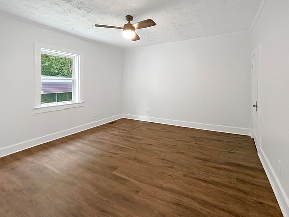 3rd image of 2783 Fernwood Dr