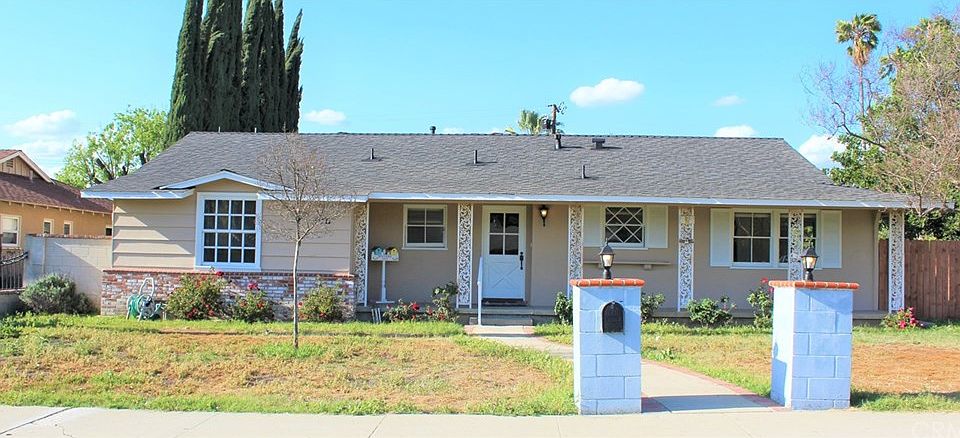 1st image of 2327 E Cameron Ave