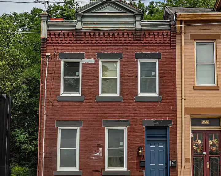 2325 5th Ave #UPPER — Photo 1