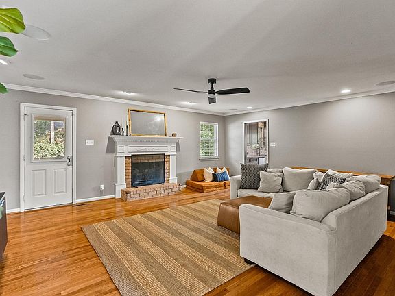 4th image of 14 Cambay Ct