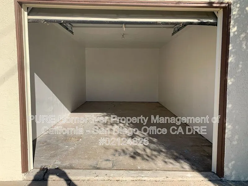 Studio, $250 — Photo 2