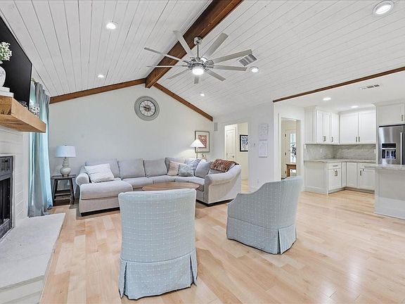 5th image of 7165 Firethorn Dr