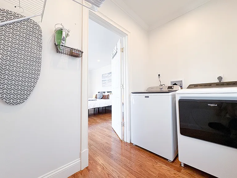 87 Stephen St #1C — Photo 113